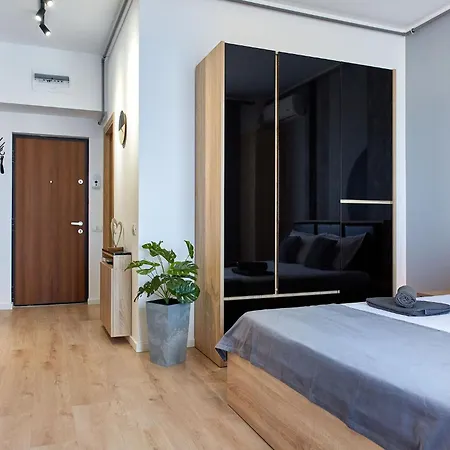 2 Tomis Aparthotel *