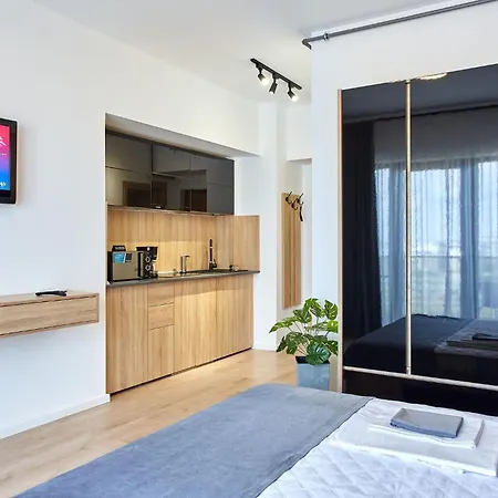 2 Tomis Aparthotel