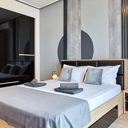 2 Tomis Aparthotel *