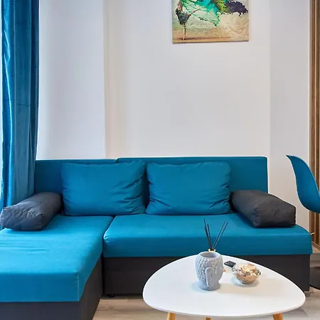 2 Tomis Aparthotel